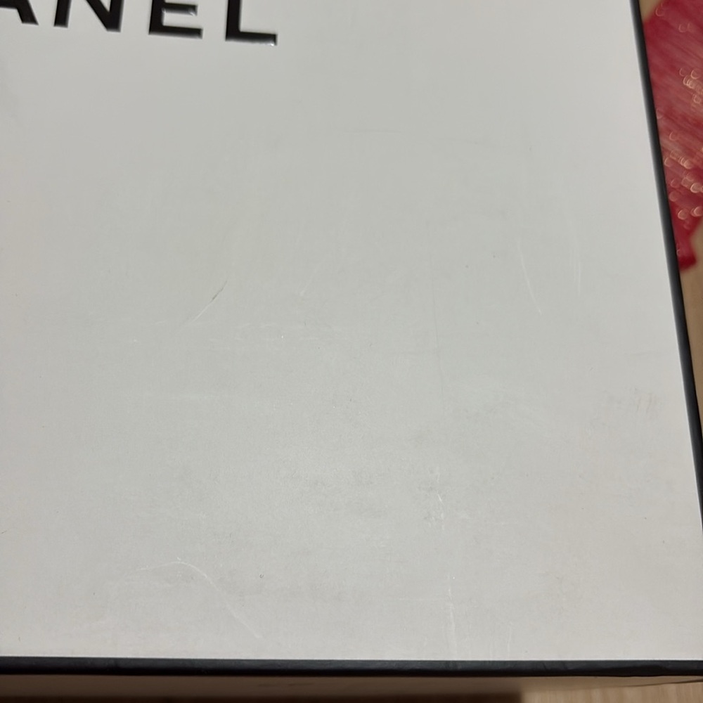 Chanel Gift Box with Holiday Ribbon - Picture 3 of 9